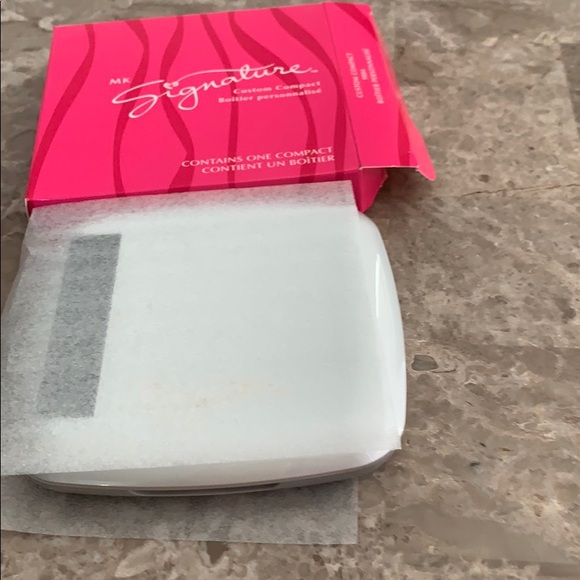 custom compact - Picture 2 of 4